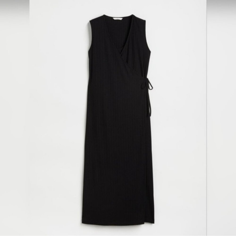 H&M black sleeveless maternity dress